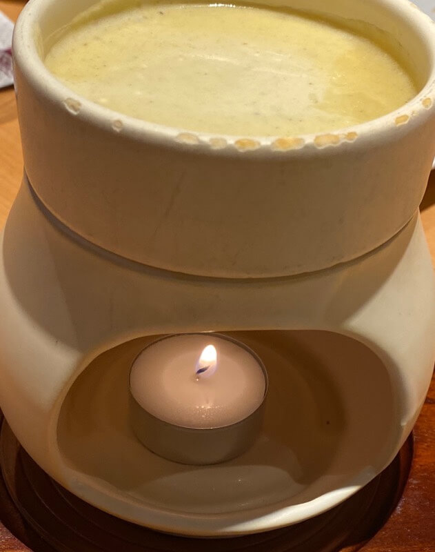 ヱビスバー飲み放題付きのコース料理の一品バーニャカウダーのソース