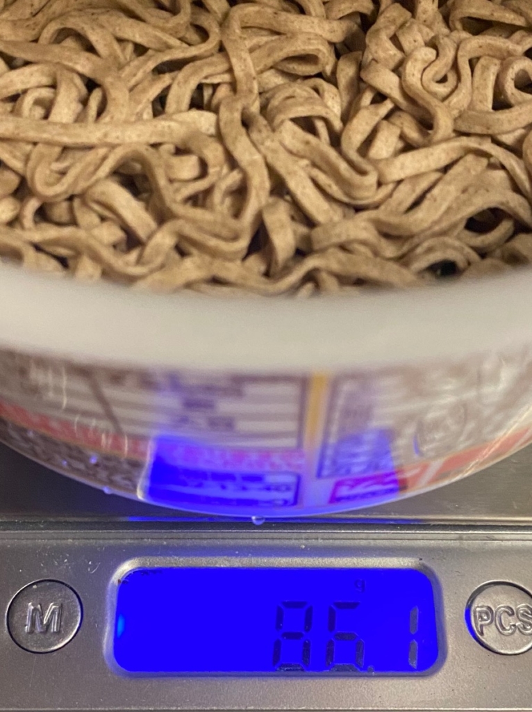 マルちゃん汁なしカレーそばのお湯を入れる前の重量