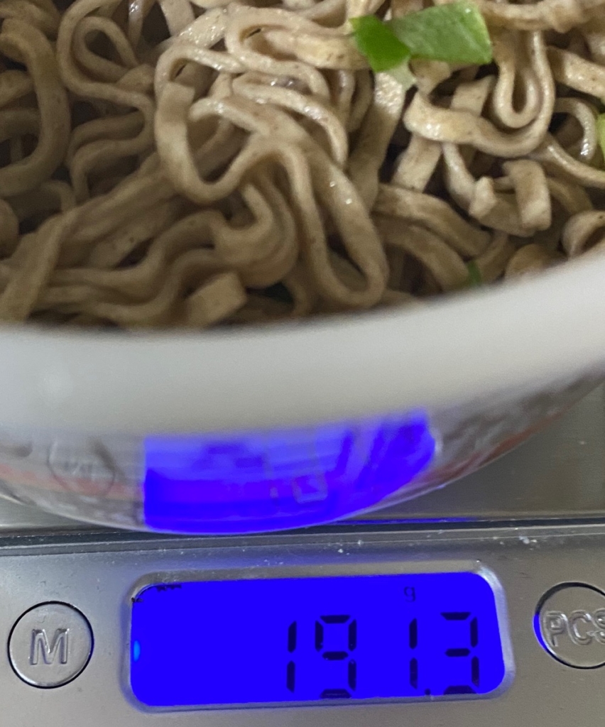 汁なしカレーそばの湯切り後