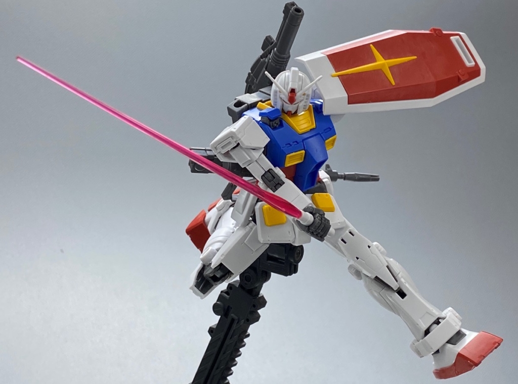 機動戦士ガンダムジ・オリジンHG026番「ガンダム」のポージング