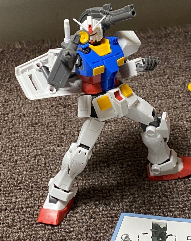 機動戦士ガンダムジ・オリジンHG026番「ガンダム」のビームライフルで構える