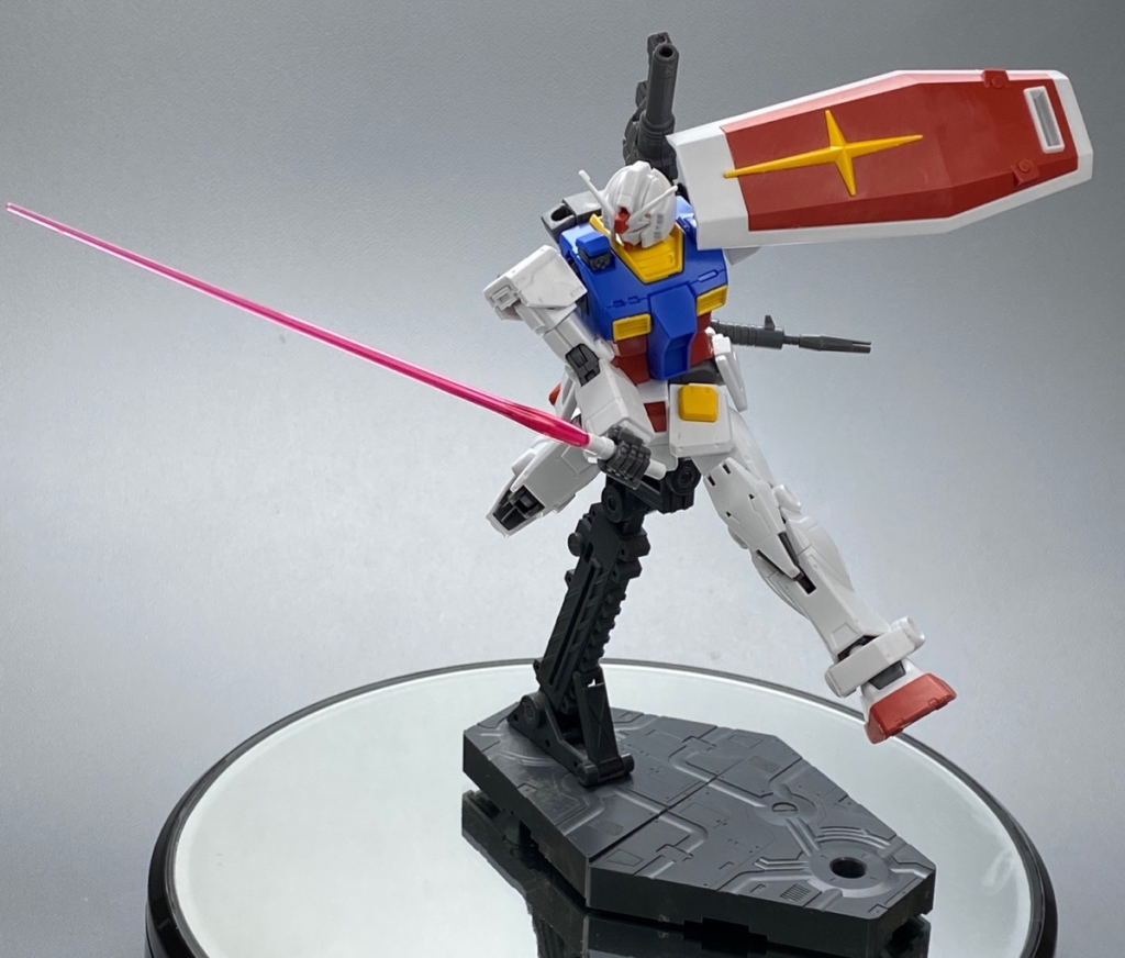 機動戦士ガンダムジ・オリジンHG026番「ガンダム」のポージング
