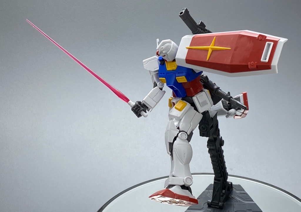 機動戦士ガンダムジ・オリジンHG026番「ガンダム」のポージング