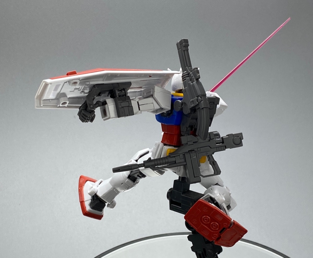 機動戦士ガンダムジ・オリジンHG026番「ガンダム」のポージング