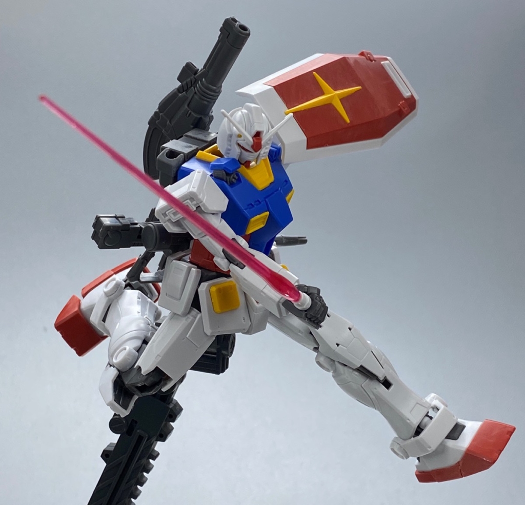 機動戦士ガンダムジ・オリジンHG026番「ガンダム」のポージング