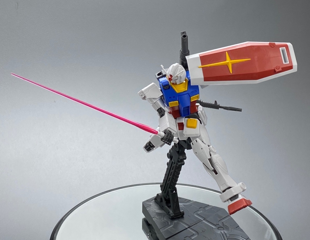 機動戦士ガンダムジ・オリジンHG026番「ガンダム」のポージング