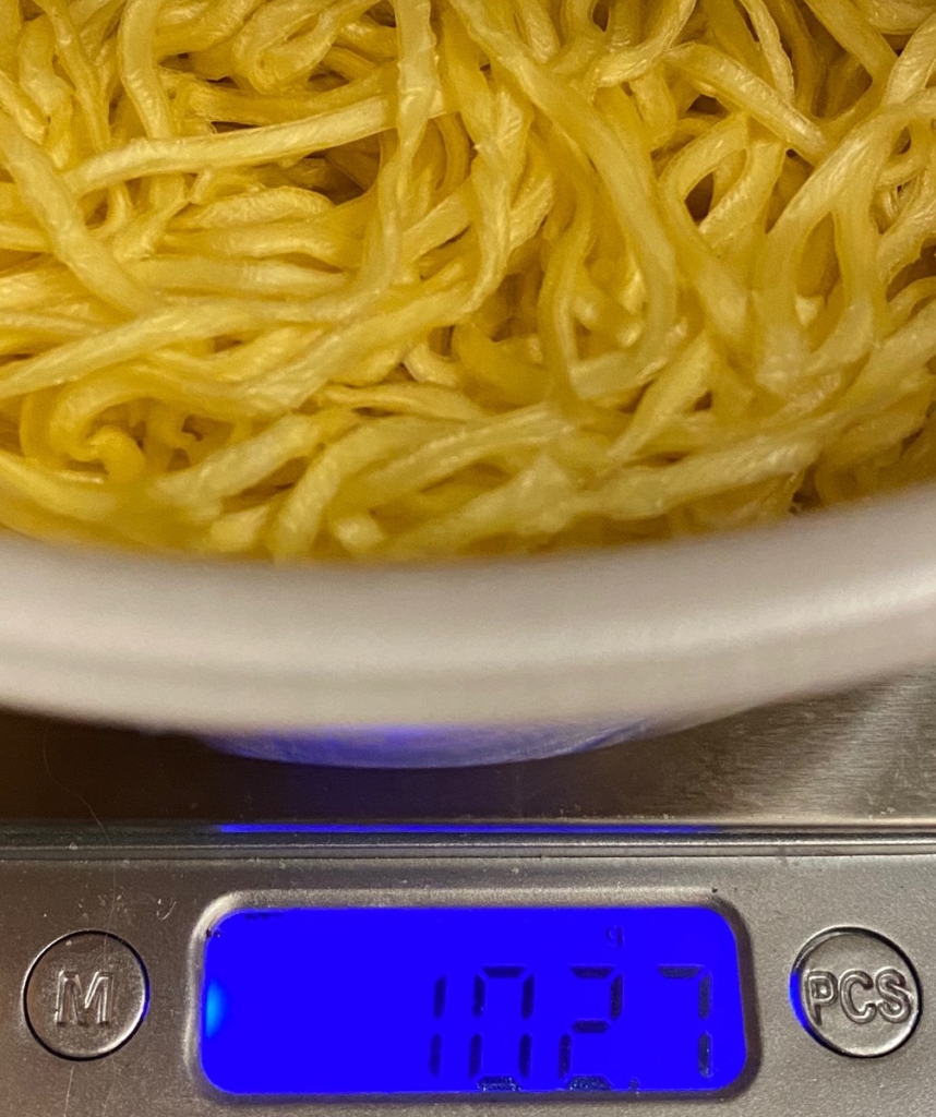 ニュータッチ凄麺THE・まぜそばの麺の重量