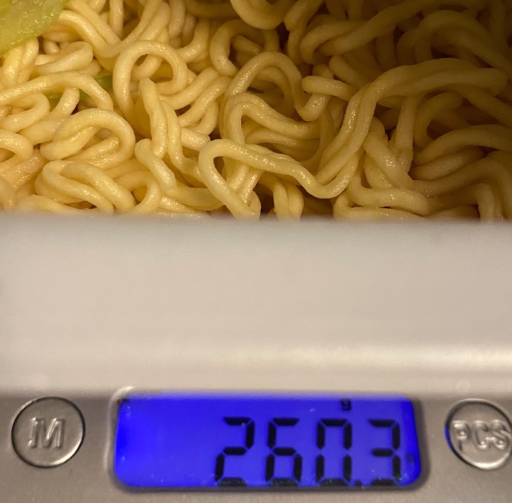 明星一平ちゃん豚旨塩だれの湯切り後の重量