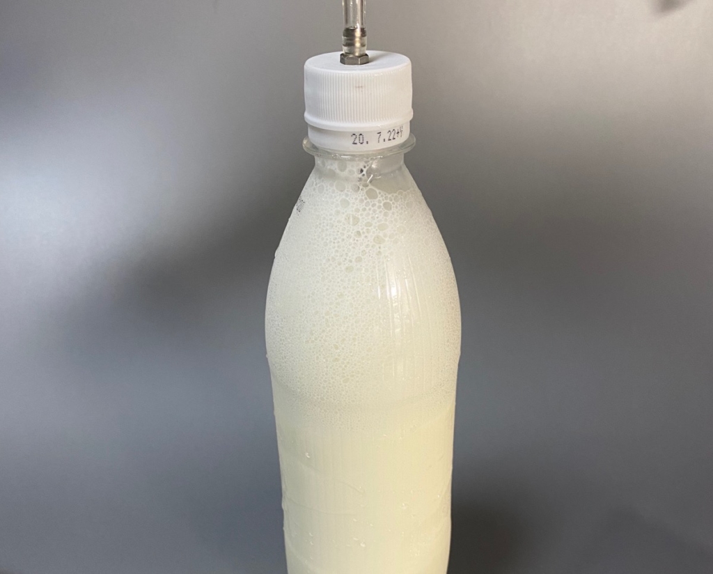 炭酸を注入した直後の牛乳