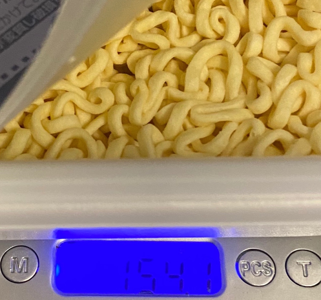 明星ぶぶか油そば2019年リニューアルバージョンの麺の重量