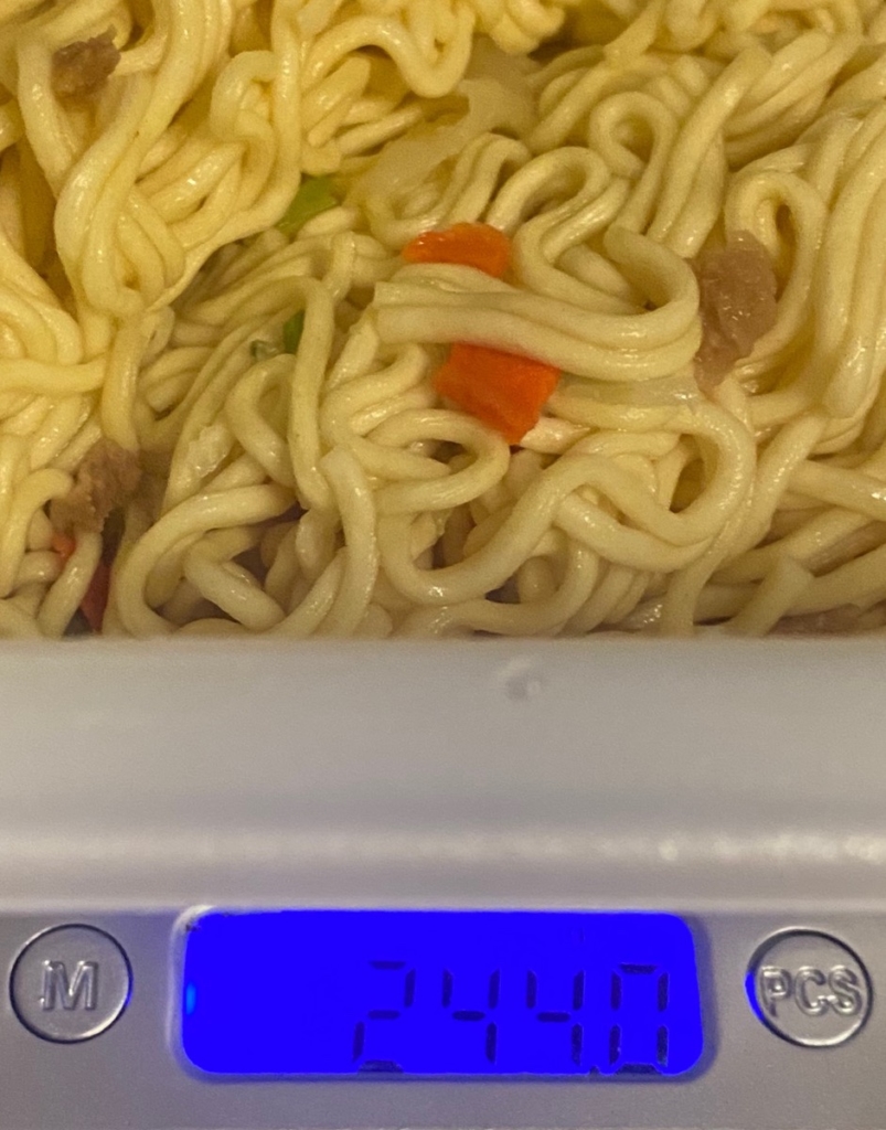 カレーハウスcoco壱番屋監修カレー焼そばの湯切り後の重量