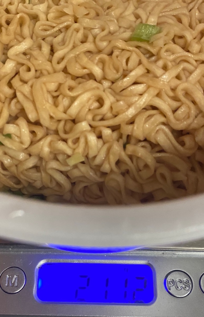 2020年に追い掛けパックで追加でパワーアップしたチキンラーメンの油そばの湯切り後の重量