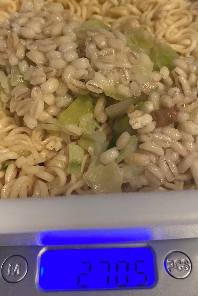 ペヤング焼そばもち麦MAXの湯切り後の重量