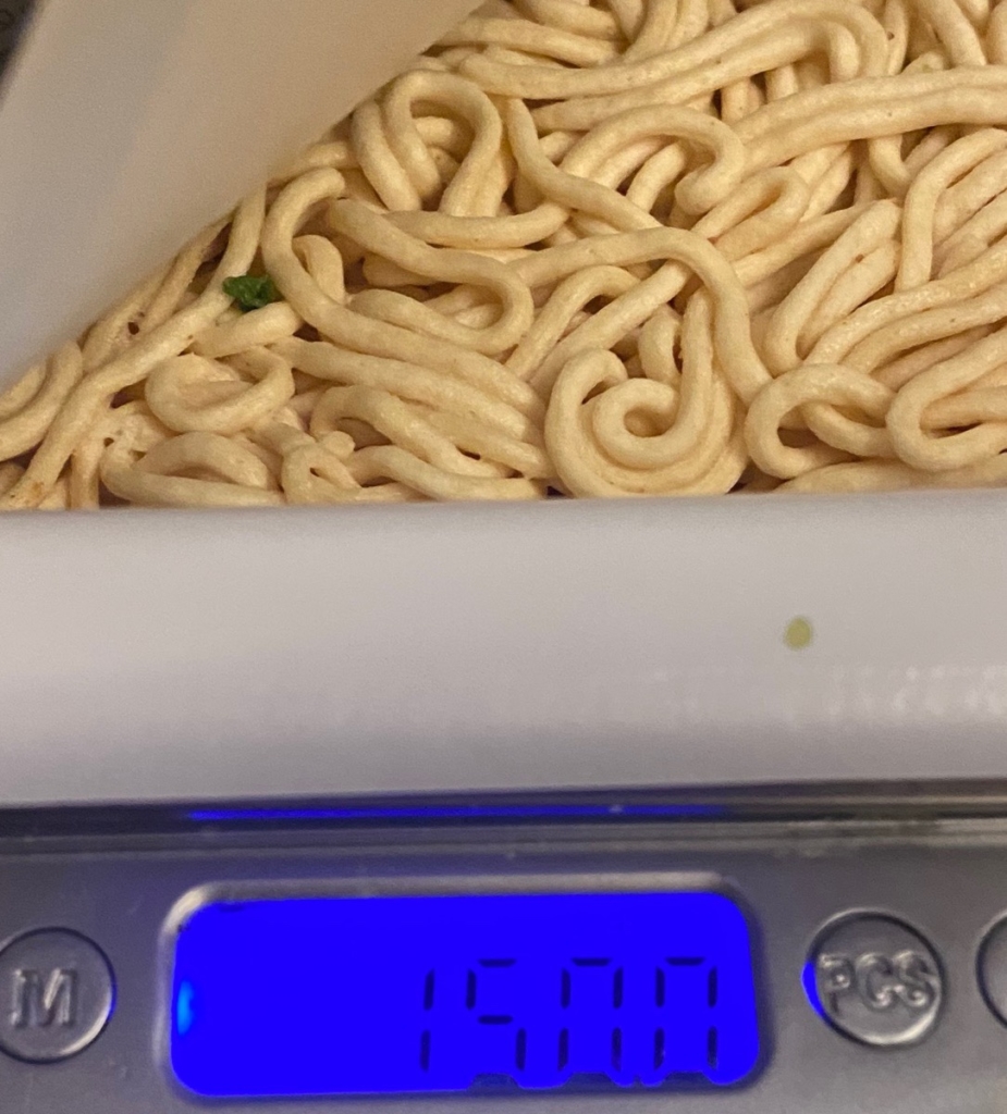 2020年4月にリニューアルしたオタフクお好みソース味焼そばの湯切り後の重量