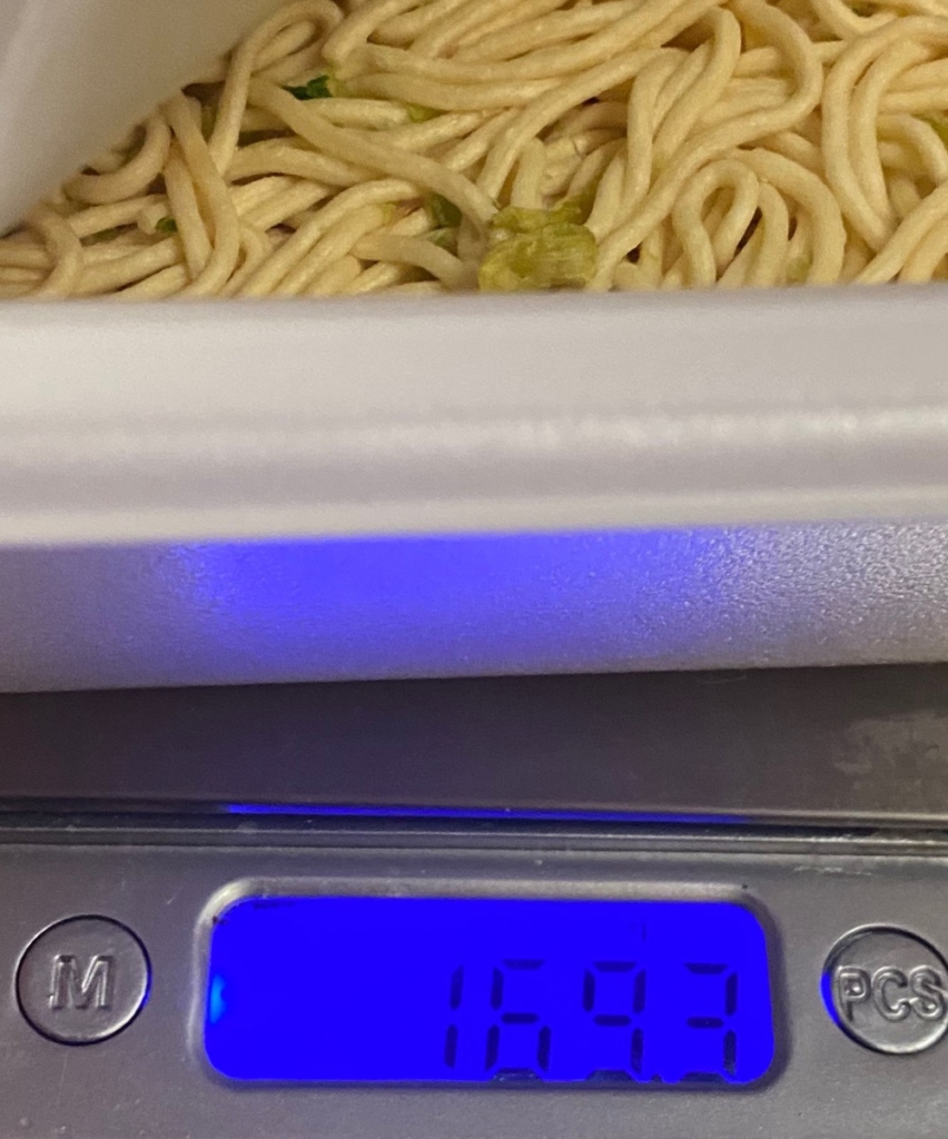 日清焼そばUFO大盛濃い濃いソースのお湯を入れる前の重量