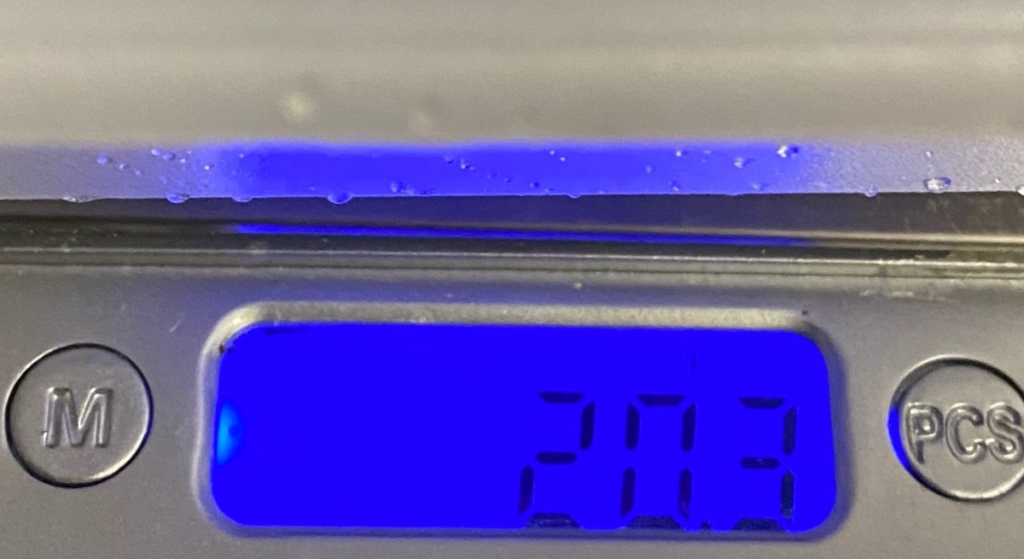 日清デカうま油そばのケーズの重量