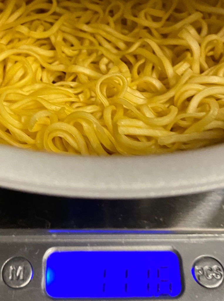 東京油組総本店油そばのお湯を入れる前の重量