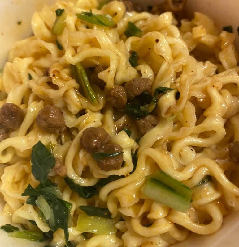 ファミリーマートコレクション四川風汁なし担担麺の完成品