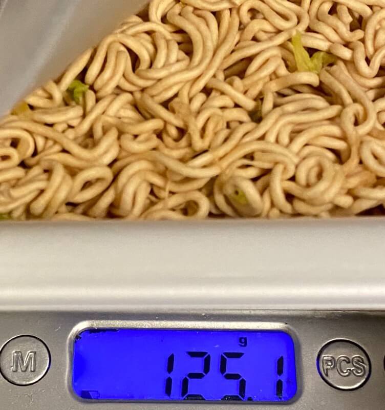 明星一平ちゃん夜店の焼そば【2020年リニューアル版】のお湯を入れる前の重量