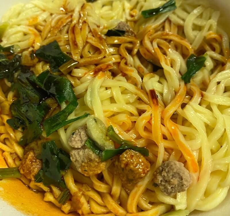 マルちゃん正麺台湾まぜそばの液体ソース投入