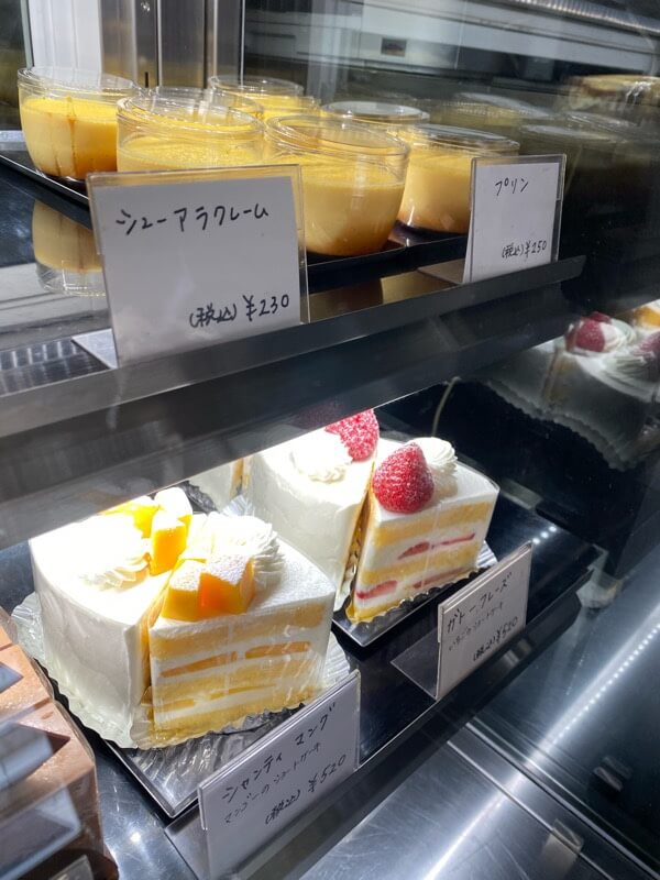 大阪枚方楠葉の超おいしいケーキ屋さんハイスタンダードさんのショーケース