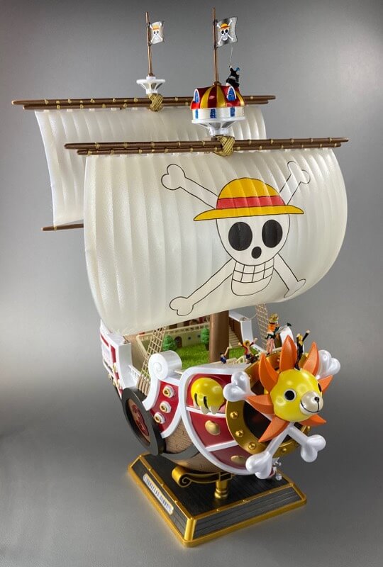 プラモデルのサウザンドサニー号の完成品