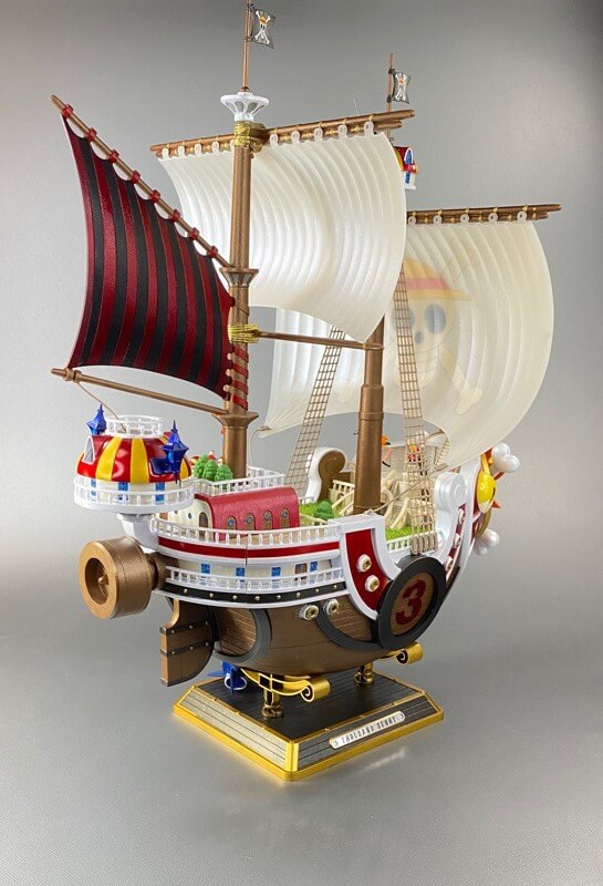 プラモデルのサウザンドサニー号の完成品