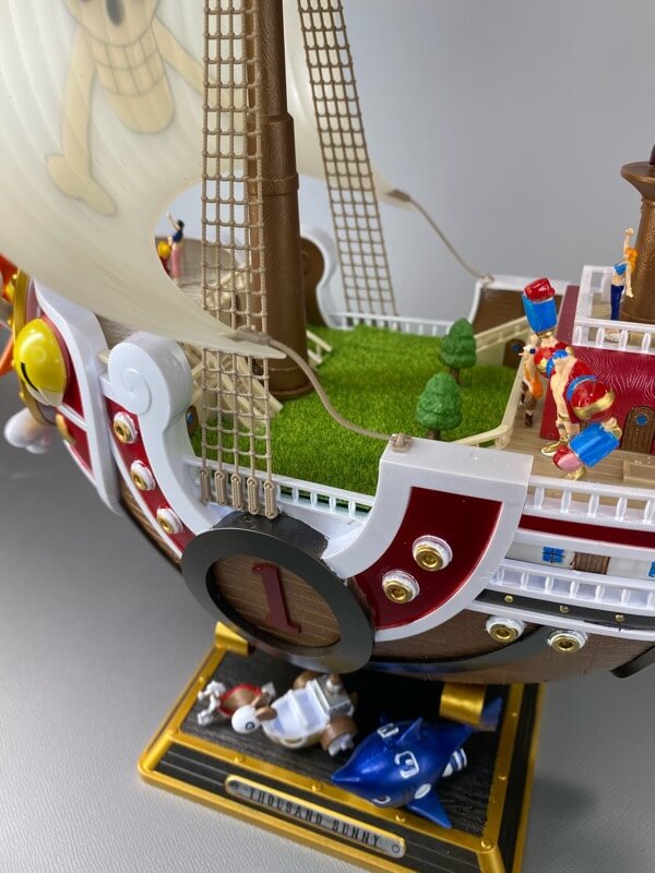 プラモデルのサウザンドサニー号の完成品