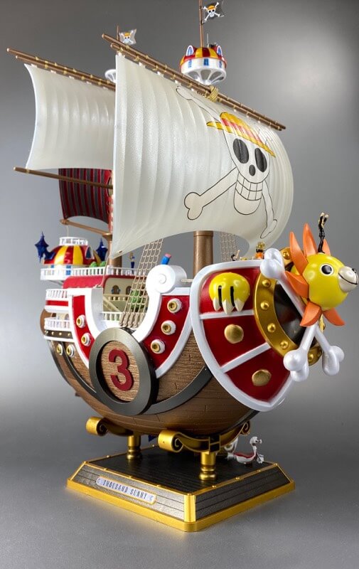 プラモデルのサウザンドサニー号の完成品