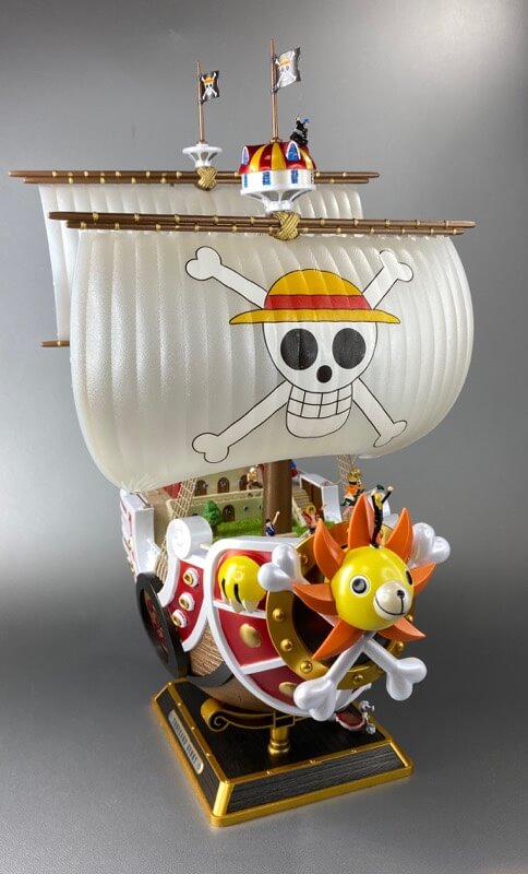 プラモデルのサウザンドサニー号の完成品