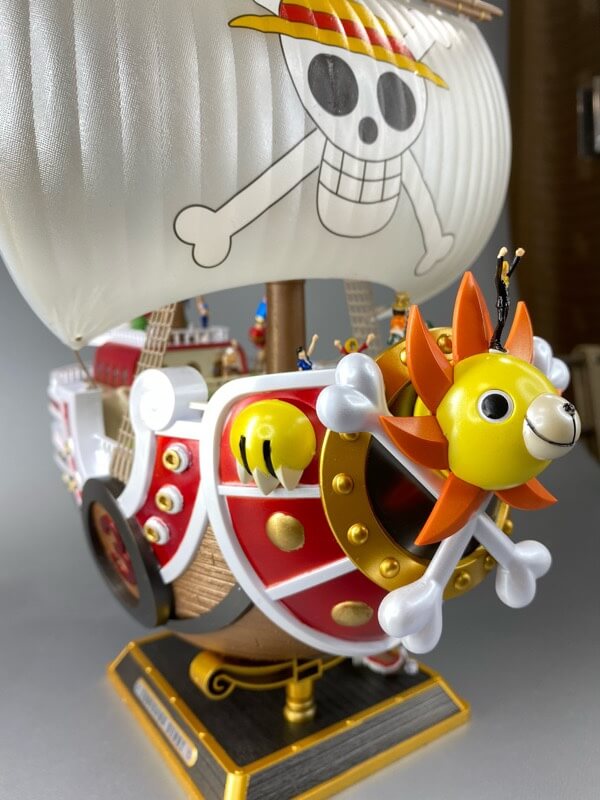 プラモデルのサウザンドサニー号の完成品