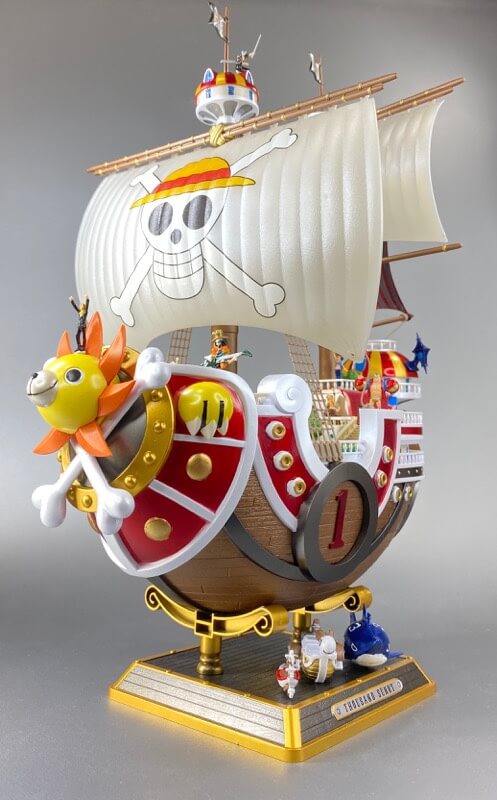 プラモデルのサウザンドサニー号の完成品