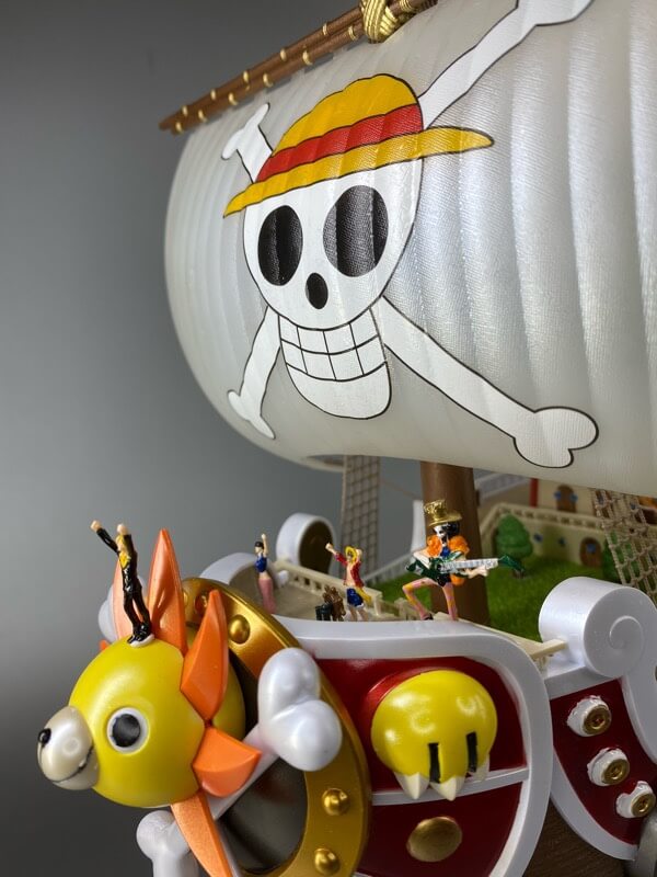 プラモデルのサウザンドサニー号の完成品