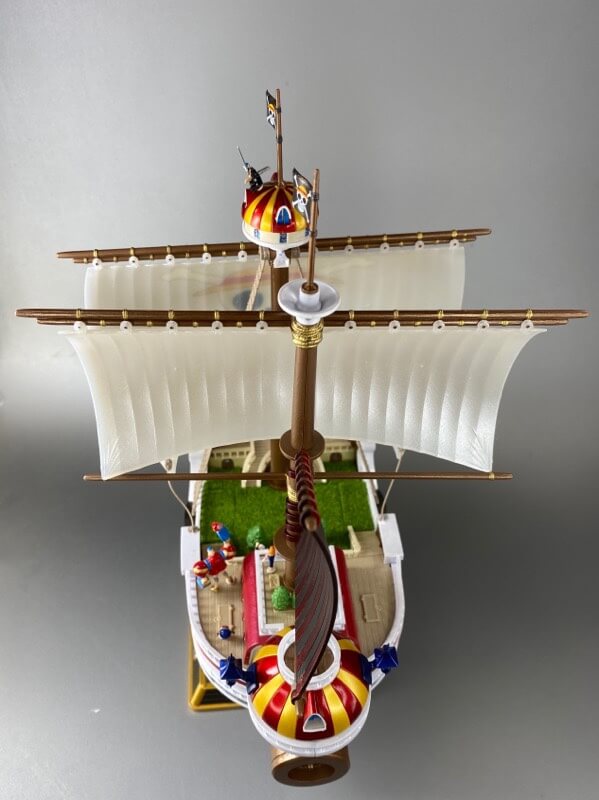 プラモデルのサウザンドサニー号の完成品