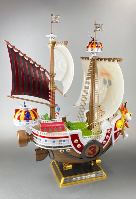 プラモデルのサウザンドサニー号の完成品