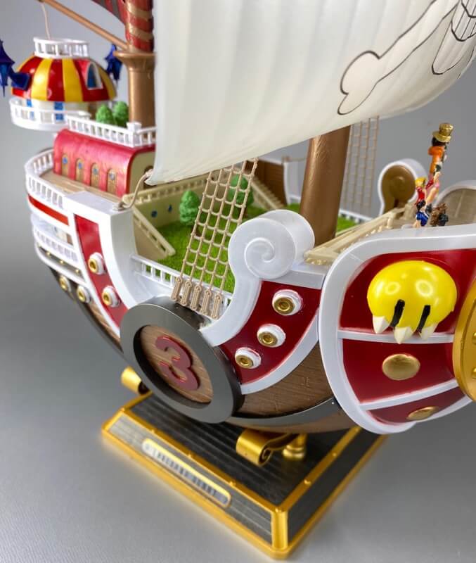 プラモデルのサウザンドサニー号の完成品