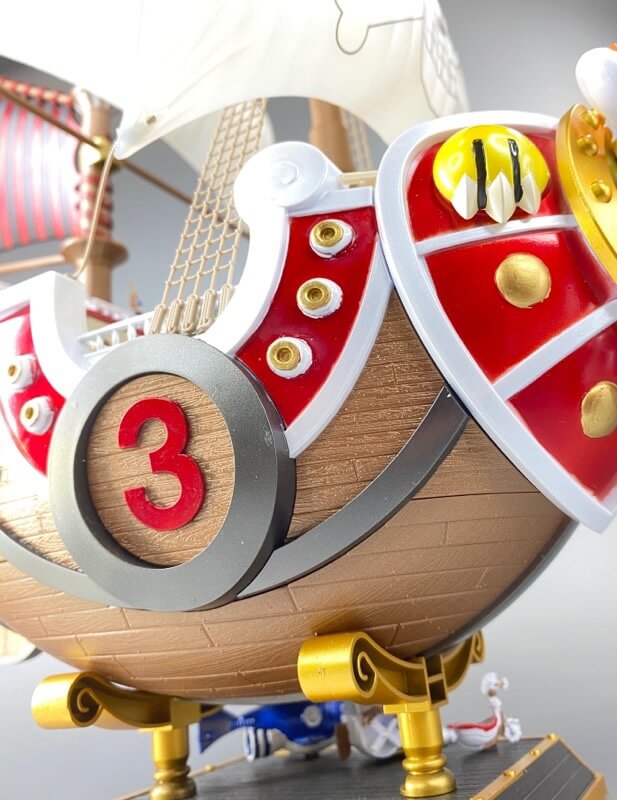 プラモデルのサウザンドサニー号の完成品