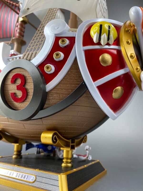 プラモデルのサウザンドサニー号の完成品