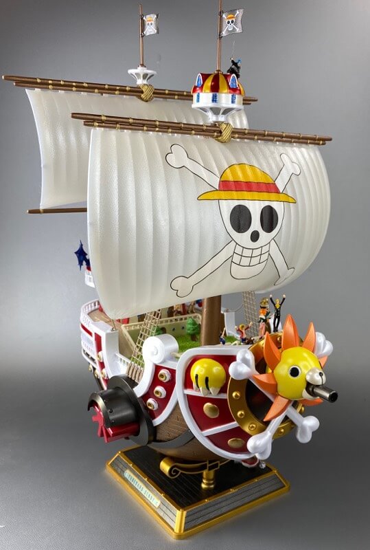 プラモデルのサウザンドサニー号の完成品