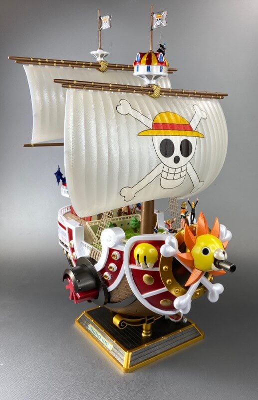 プラモデルのサウザンドサニー号の完成品