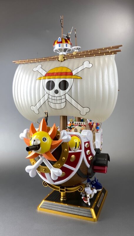 プラモデルのサウザンドサニー号の完成品