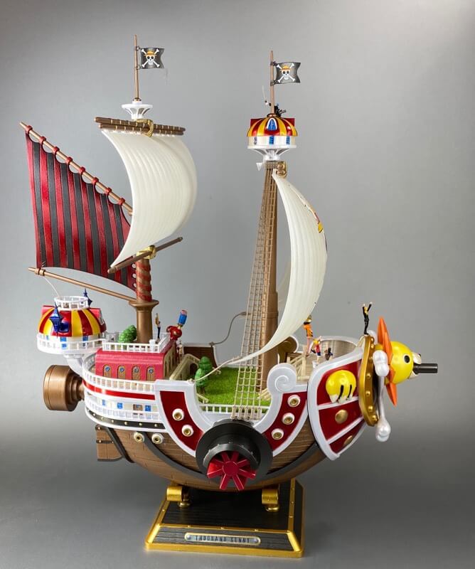 プラモデルのサウザンドサニー号の完成品