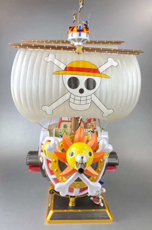 プラモデルのサウザンドサニー号の完成品