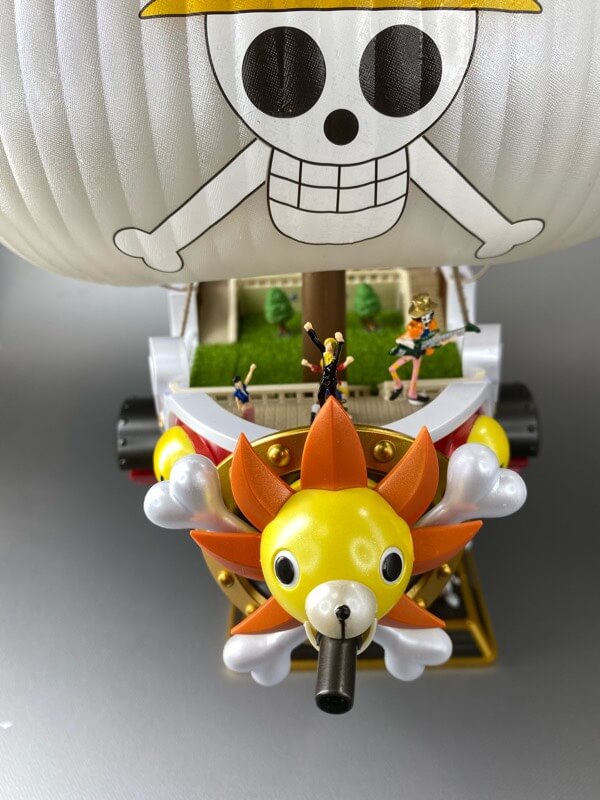 プラモデルのサウザンドサニー号の完成品