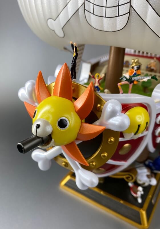 プラモデルのサウザンドサニー号の完成品