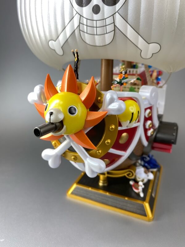 プラモデルのサウザンドサニー号の完成品