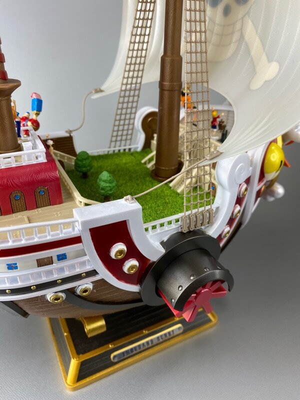 プラモデルのサウザンドサニー号の完成品