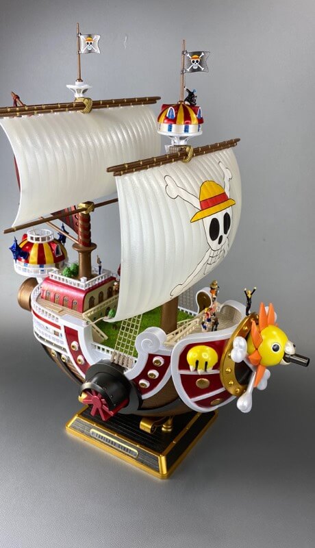 プラモデルのサウザンドサニー号の完成品