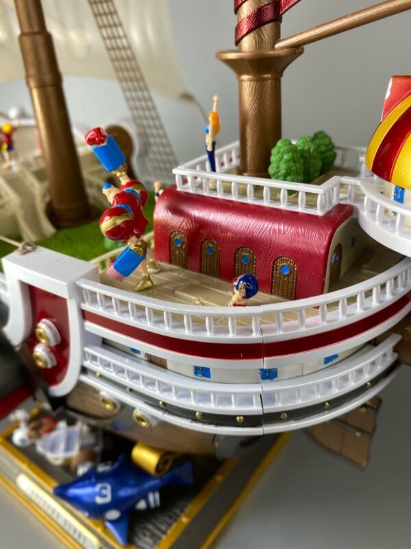 プラモデルのサウザンドサニー号の完成品