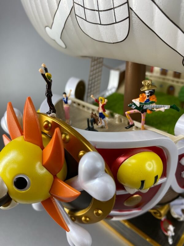 プラモデルのサウザンドサニー号の完成品